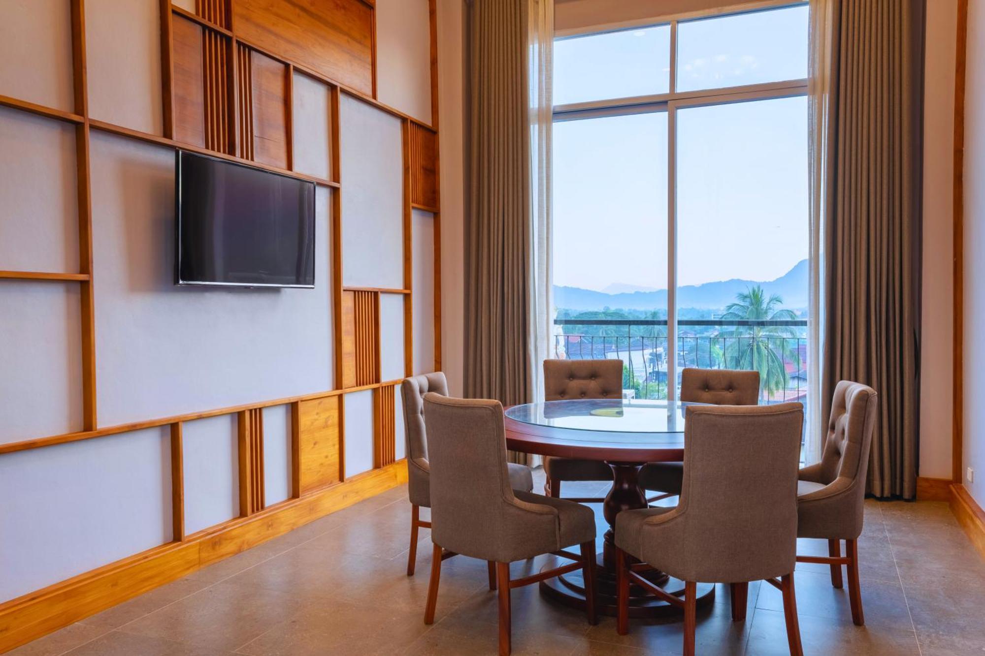 Oudomsin Vangvieng Hotel Vang Vieng Ngoại thất bức ảnh