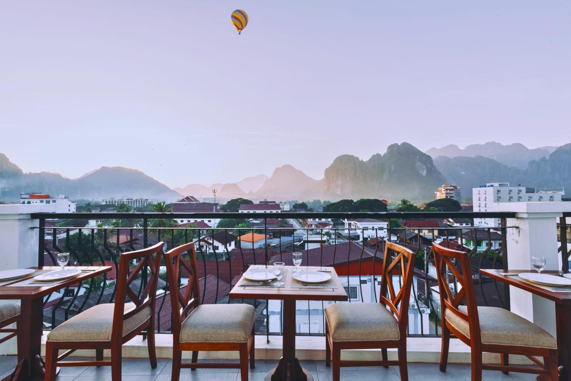 Oudomsin Vangvieng Hotel Vang Vieng Ngoại thất bức ảnh