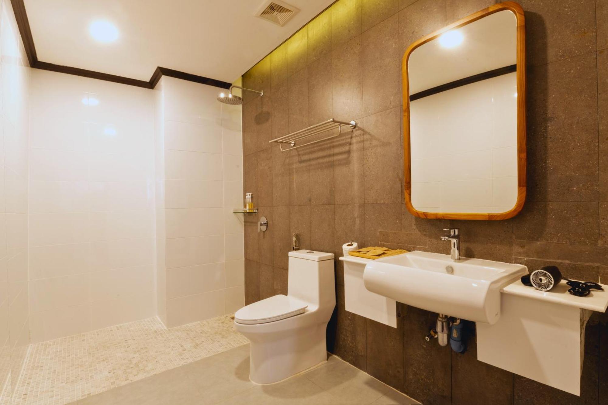 Oudomsin Vangvieng Hotel Vang Vieng Ngoại thất bức ảnh