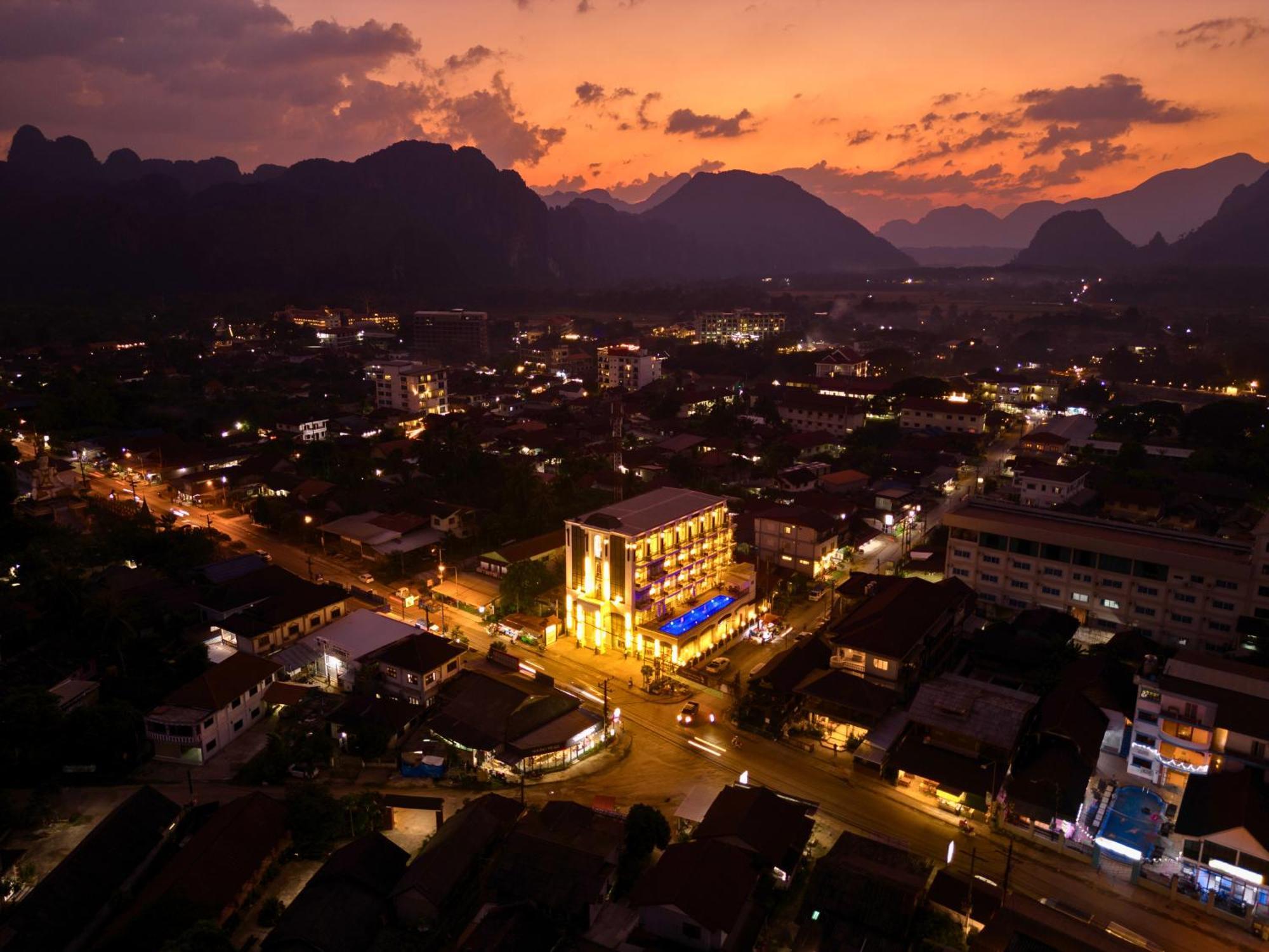 Oudomsin Vangvieng Hotel Vang Vieng Ngoại thất bức ảnh